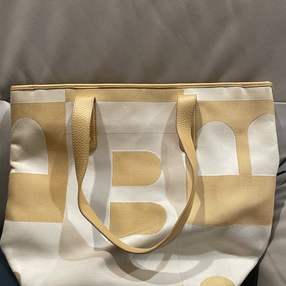 Bally Beige and White Shoulder Bag